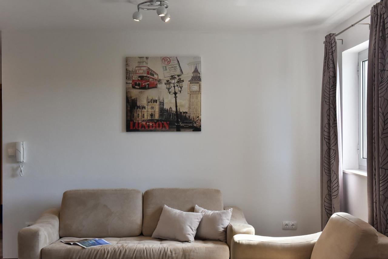 Apartmani Iva 维尔 外观 照片