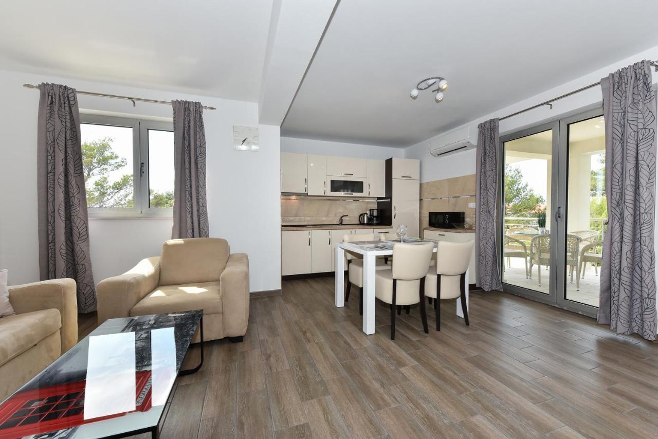 Apartmani Iva 维尔 外观 照片