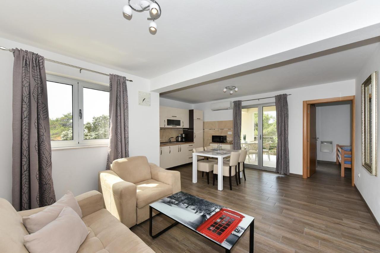 Apartmani Iva 维尔 外观 照片