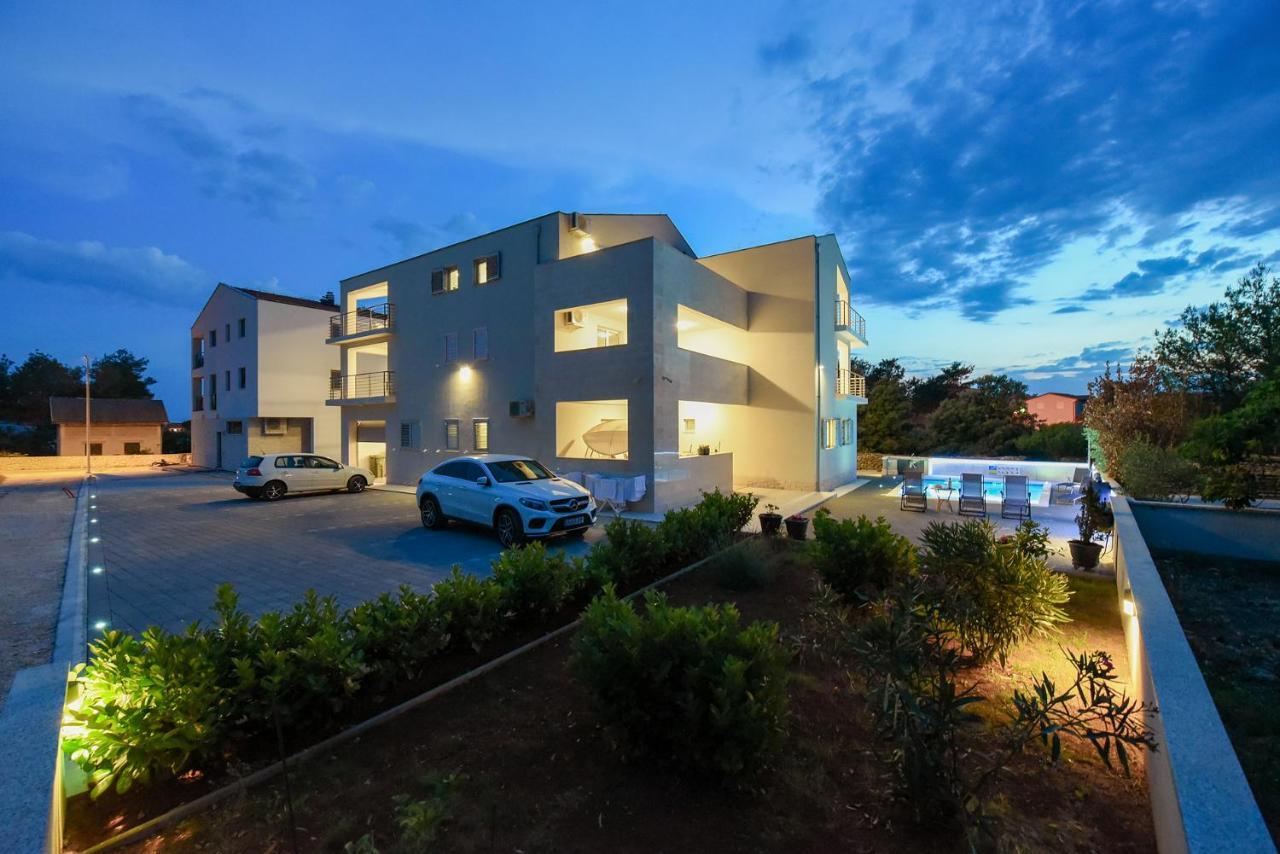 Apartmani Iva 维尔 外观 照片