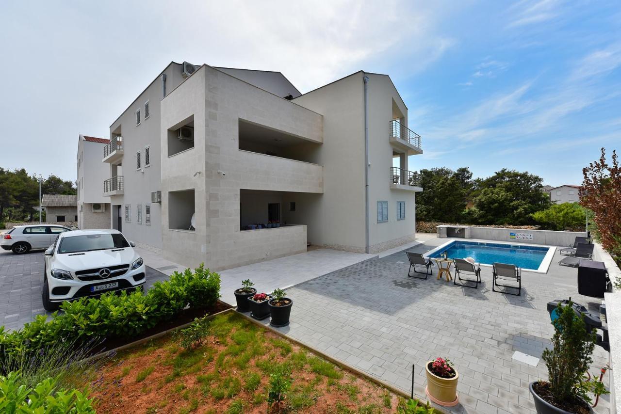 Apartmani Iva 维尔 外观 照片