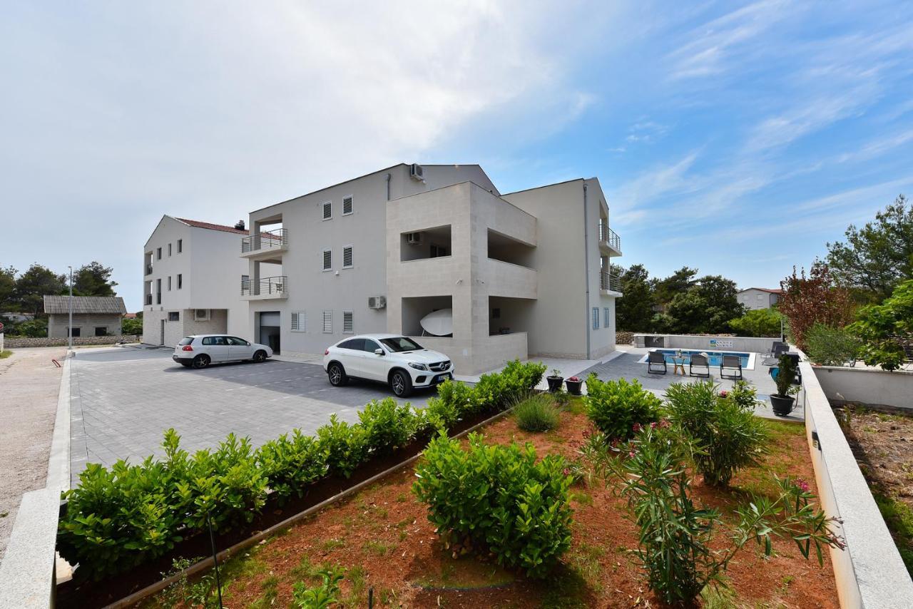 Apartmani Iva 维尔 外观 照片