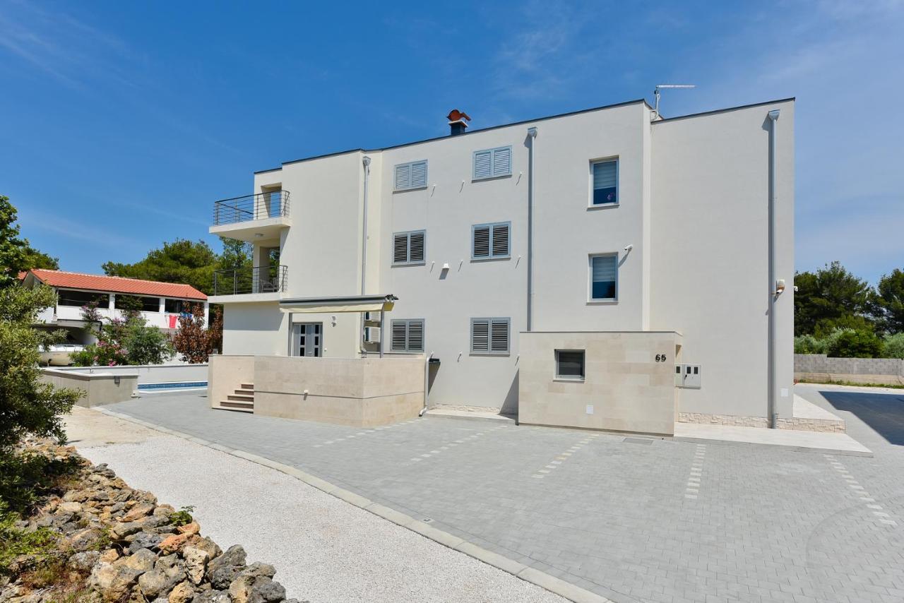 Apartmani Iva 维尔 外观 照片