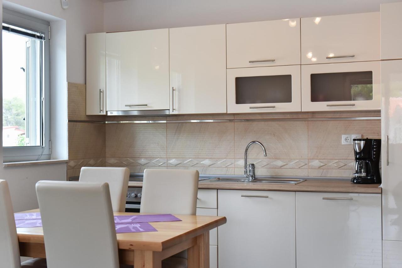 Apartmani Iva 维尔 外观 照片
