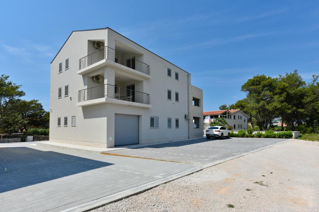 Apartmani Iva 维尔 外观 照片