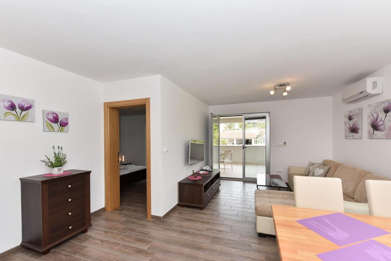 Apartmani Iva 维尔 外观 照片