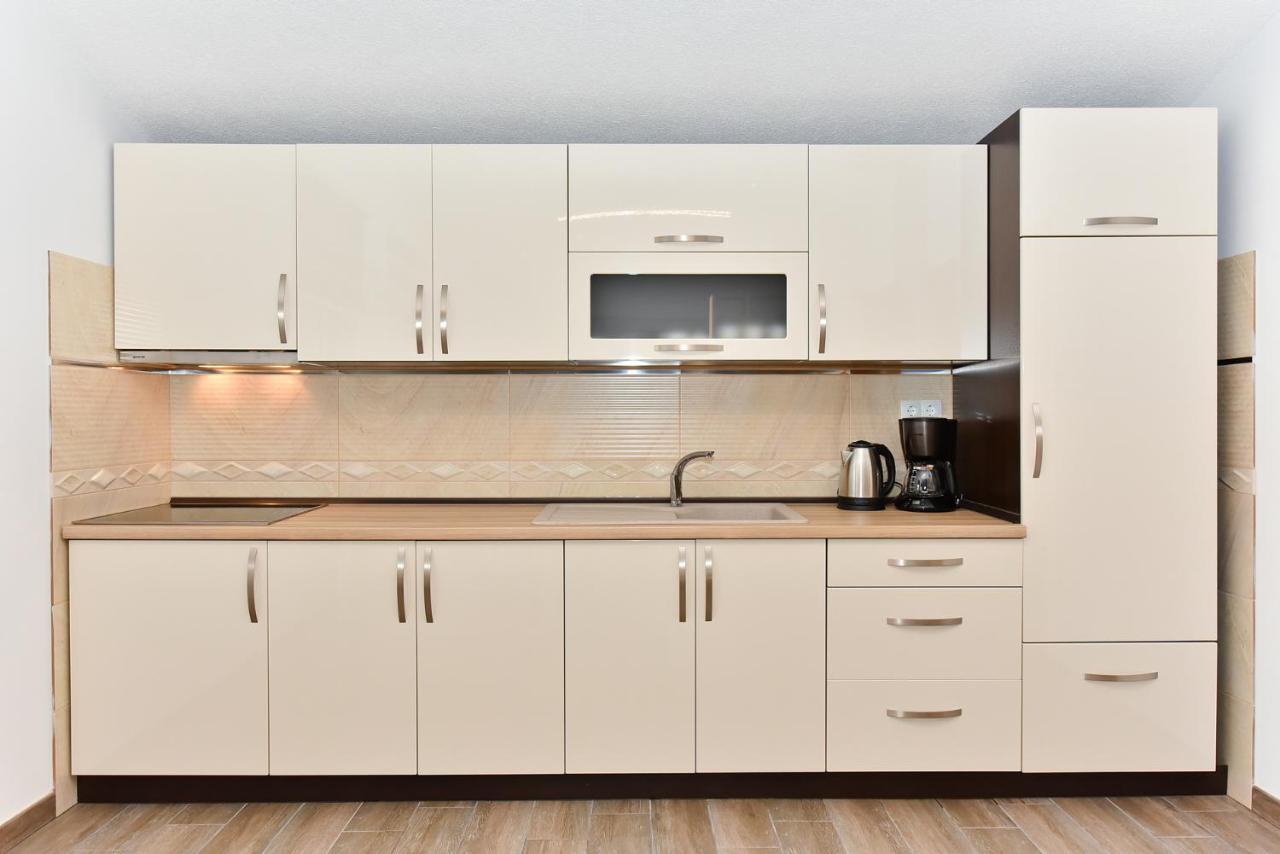 Apartmani Iva 维尔 外观 照片