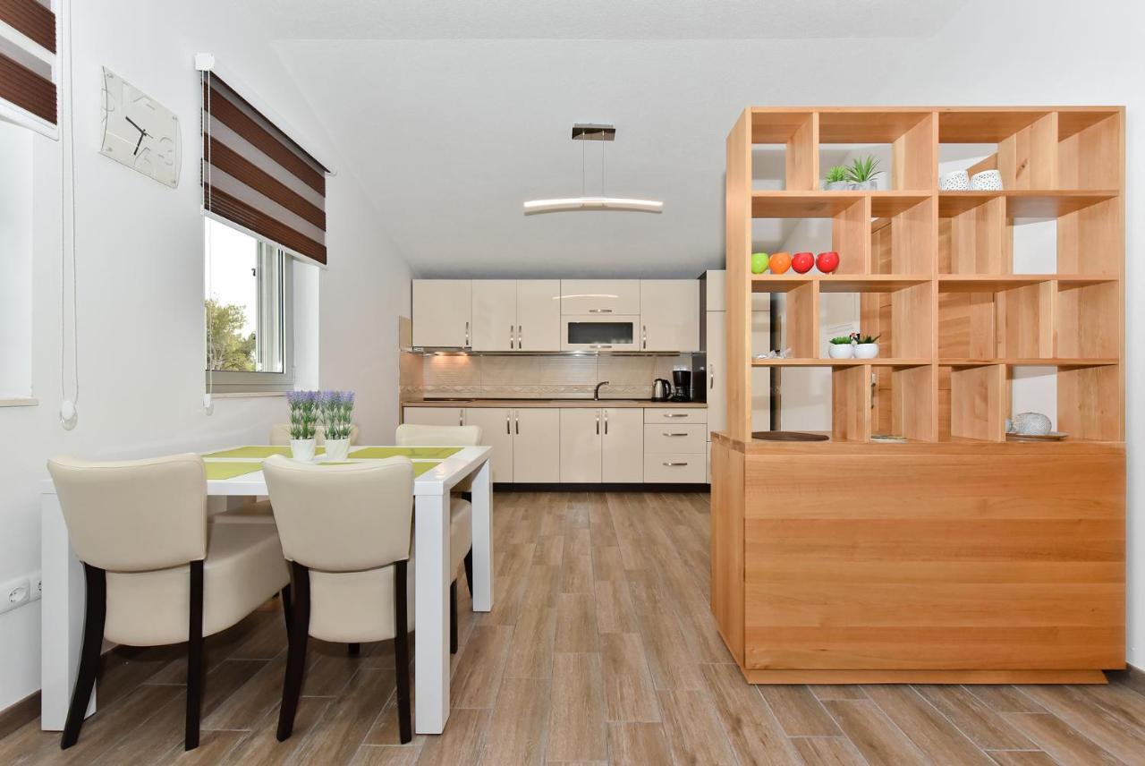 Apartmani Iva 维尔 外观 照片