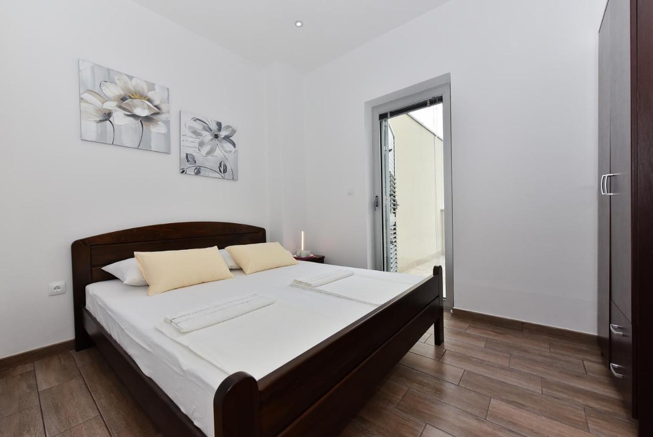 Apartmani Iva 维尔 外观 照片
