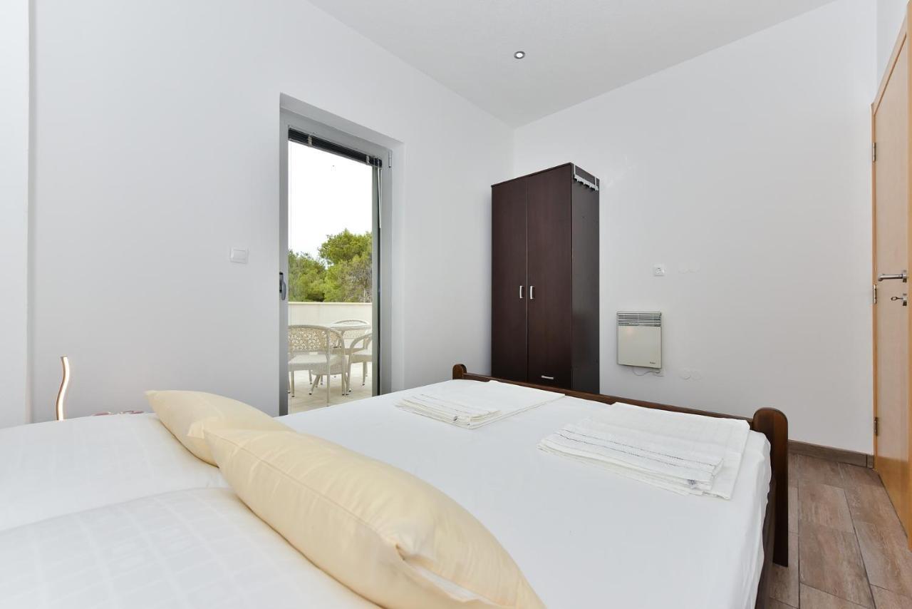Apartmani Iva 维尔 外观 照片