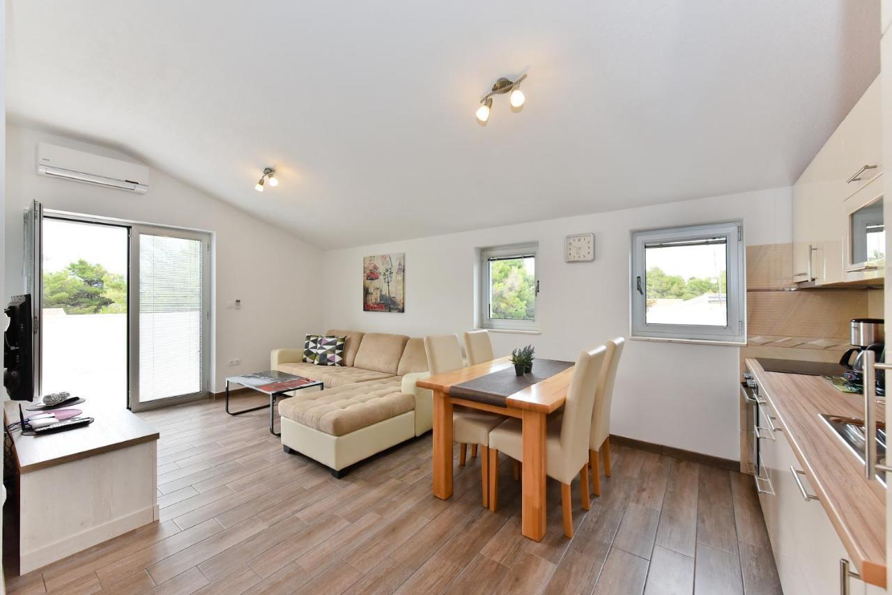 Apartmani Iva 维尔 外观 照片