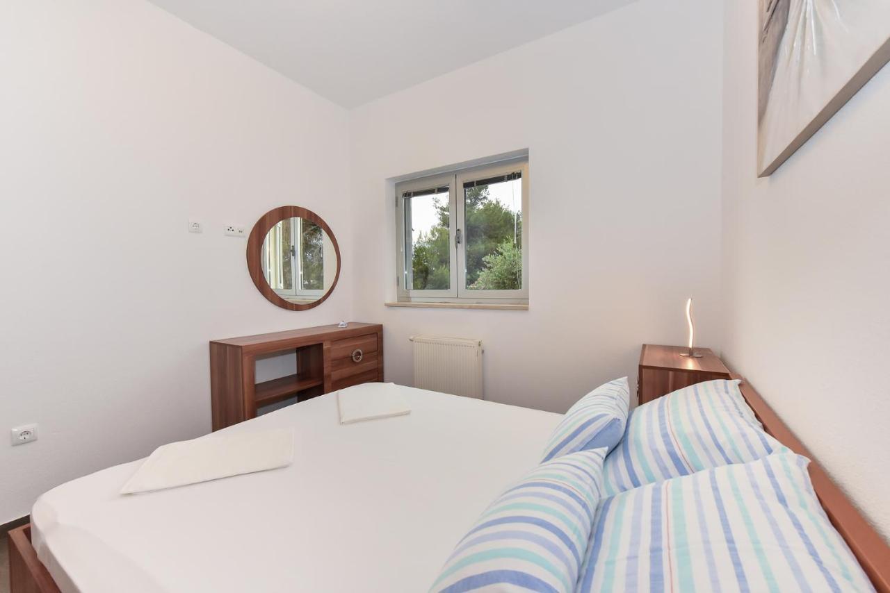 Apartmani Iva 维尔 外观 照片