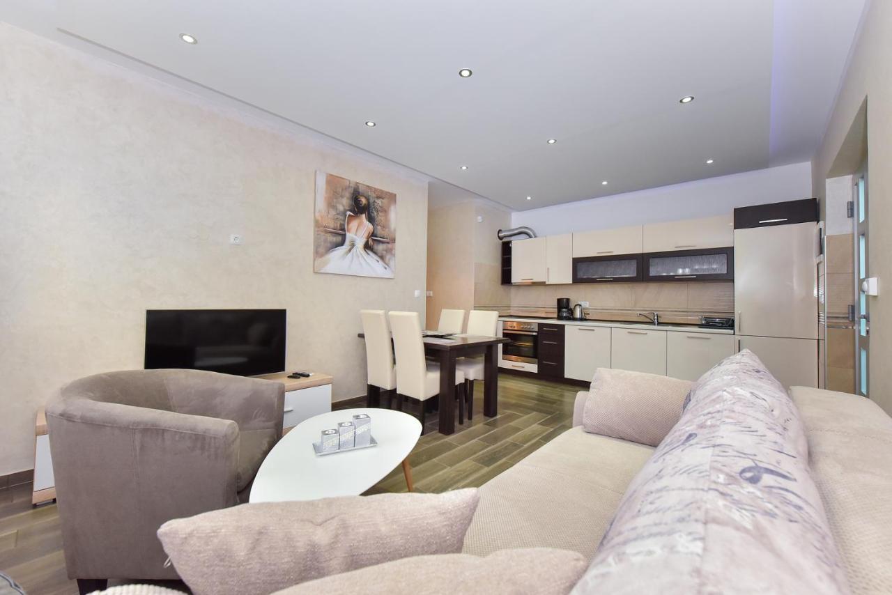 Apartmani Iva 维尔 外观 照片